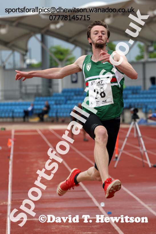 Senior mens long jump, Northern Championships, Sport City, Manchester. Photo: David T. Hewitson/Sports for All Pics